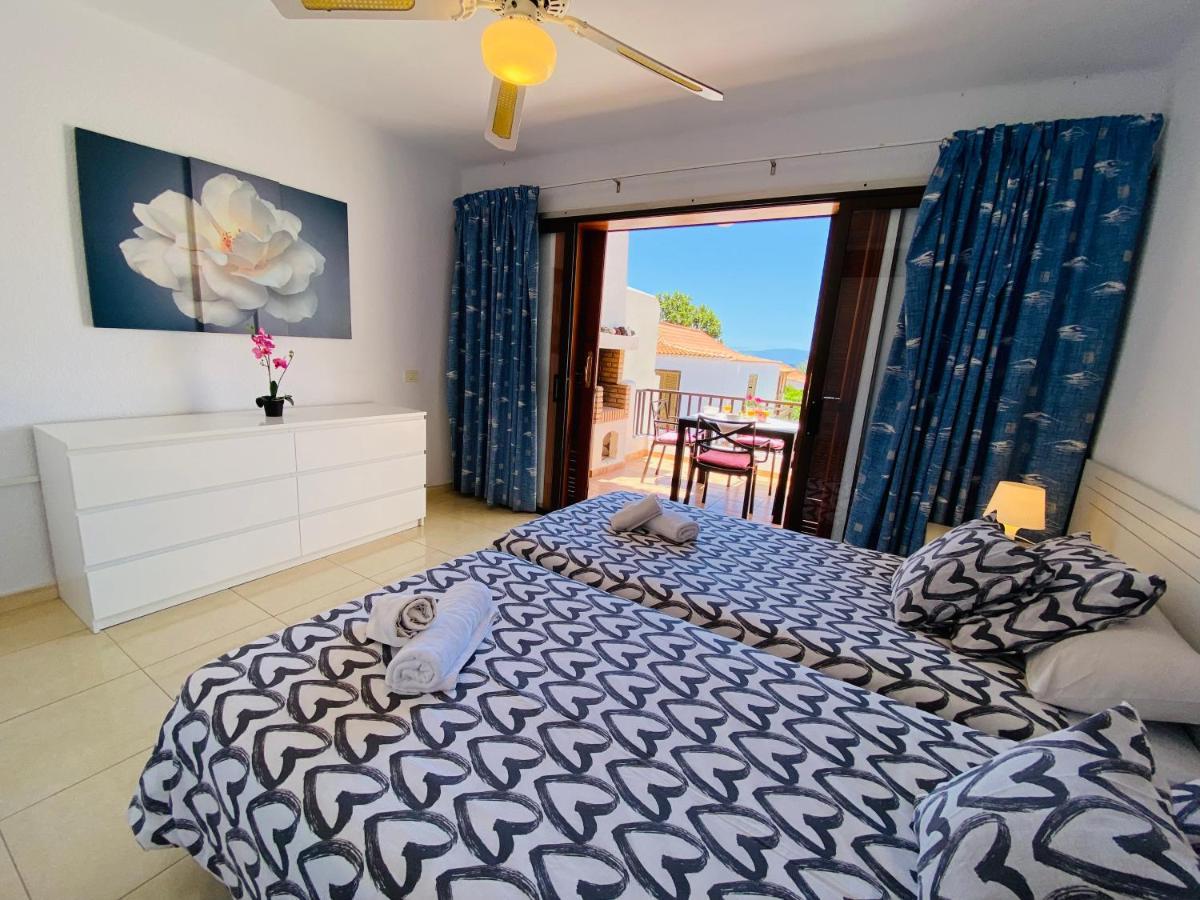 A bed in Wonderland Appartement Playa de las Américas Buitenkant foto
